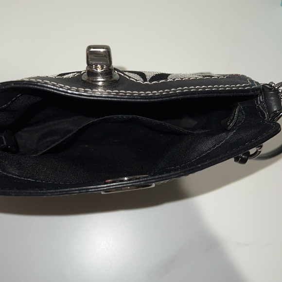 Vintage Coach Clutch - Picture 3 of 4